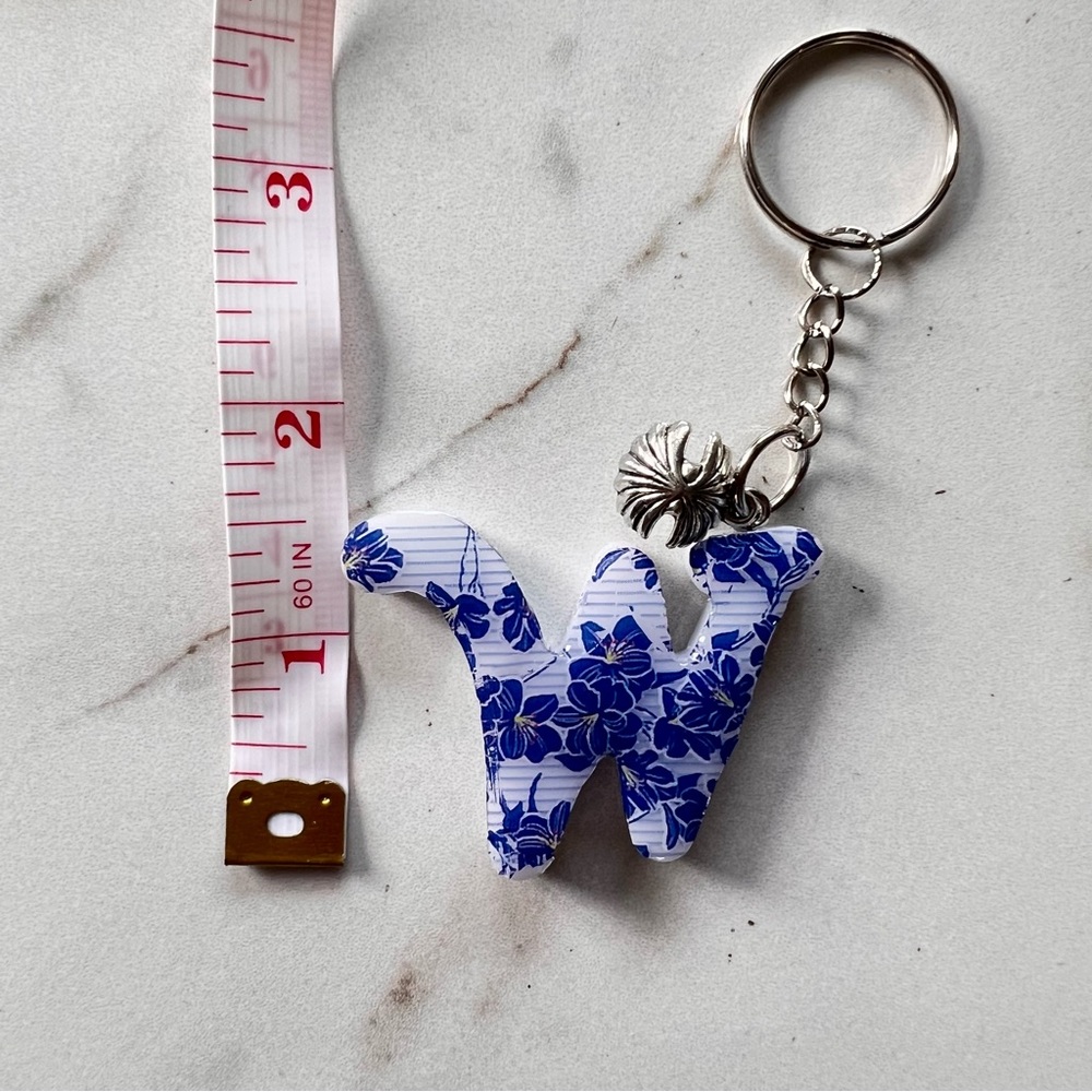 Handmade Initial Keychain | Letter W - Picture 4 of 4